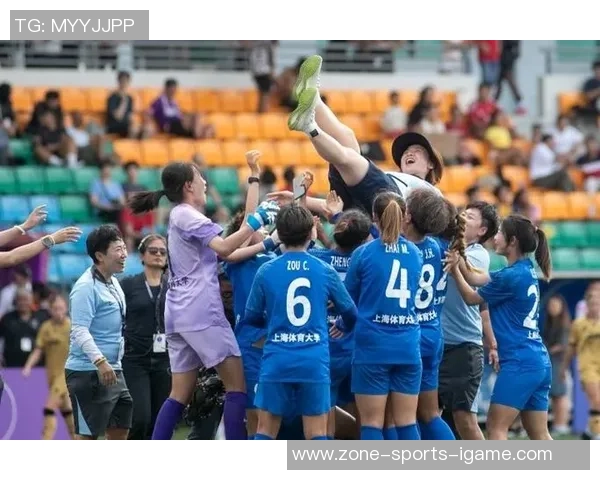 申花迎战东京队全力争胜期待精彩对决与球迷共庆足球盛宴